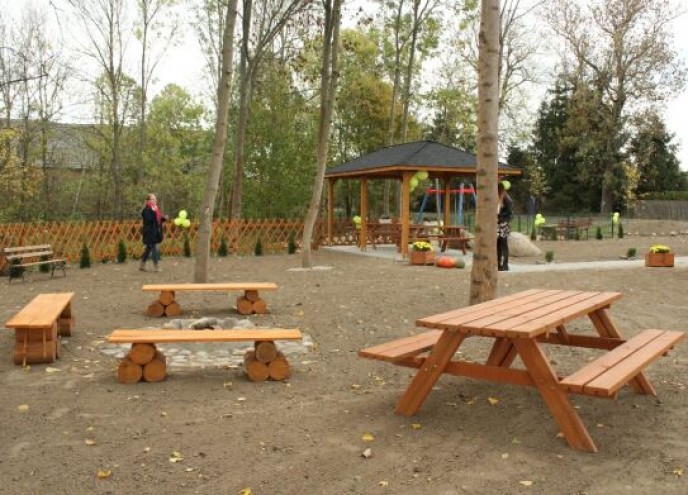 Stworzenie miejsca rekreacyjno-wypoczynkowego w sołectwie Listomie