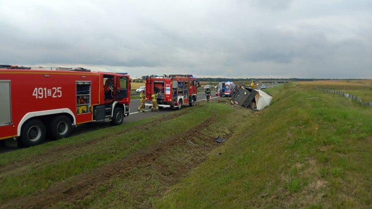 Wypadek na S-3. Helikopter LPR lądował na jezdni.